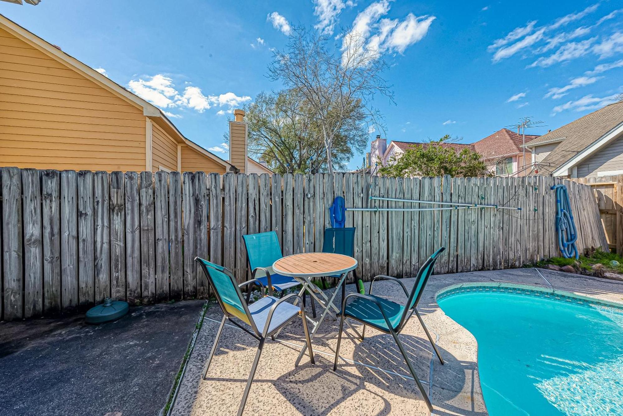 Beat The Heat In Katy Tx - Arcade Room & Pool Houston Bagian luar foto