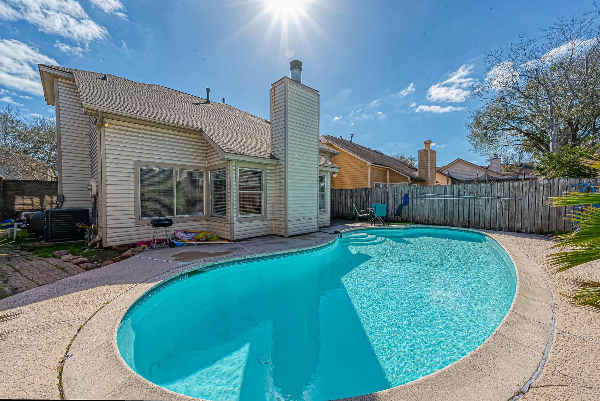 Beat The Heat In Katy Tx - Arcade Room & Pool Houston Bagian luar foto